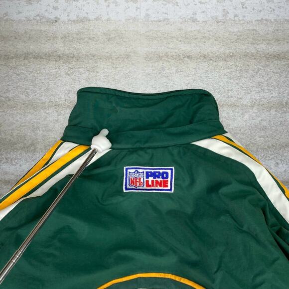 Vintage Green Bay Packers Puffer Starter Jacket Green Yellow Nylon Insulated 90s - Picture 13 of 13
